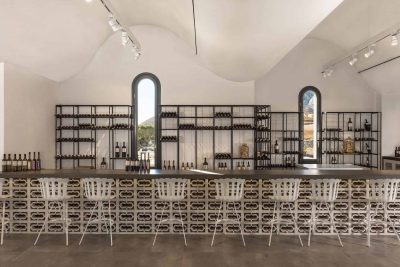 Estate Argyros’s philosophy is to produce excellent wines based only on the indigenous varieties of Santorini